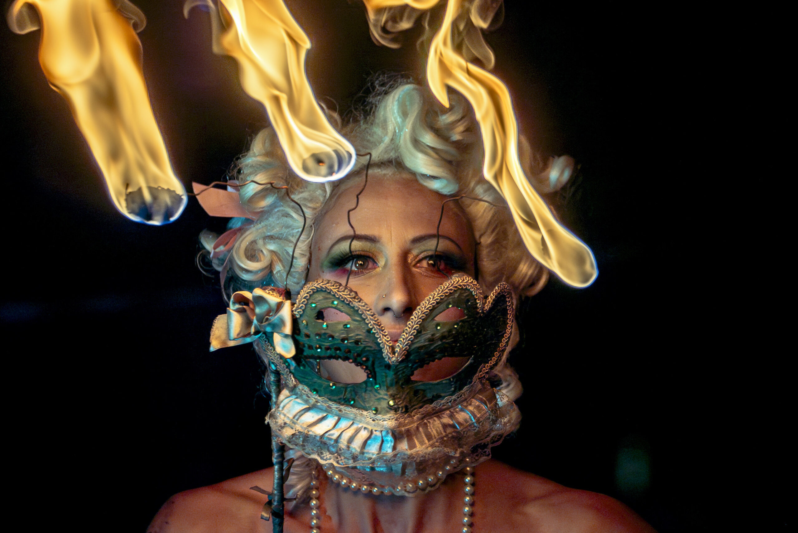 Spectacle de Hanabi Circus | Performance de Feu Hanabi Circus | Shamay et Kalisuma en scène